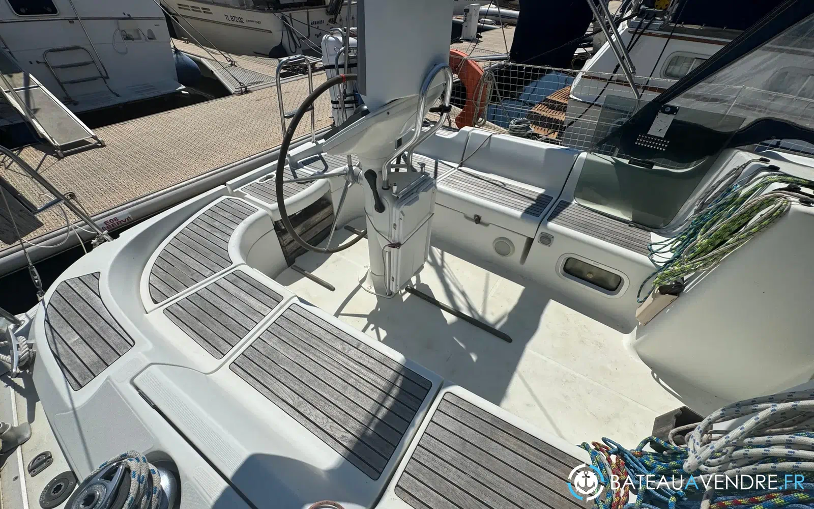 slider 23 Jeanneau Sun Odyssey 37