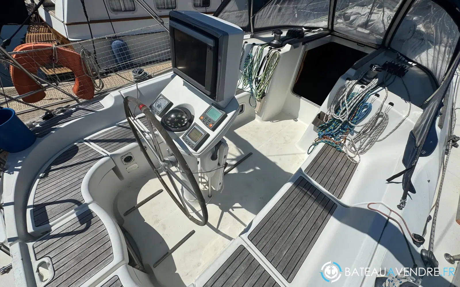 slider 27 Jeanneau Sun Odyssey 37