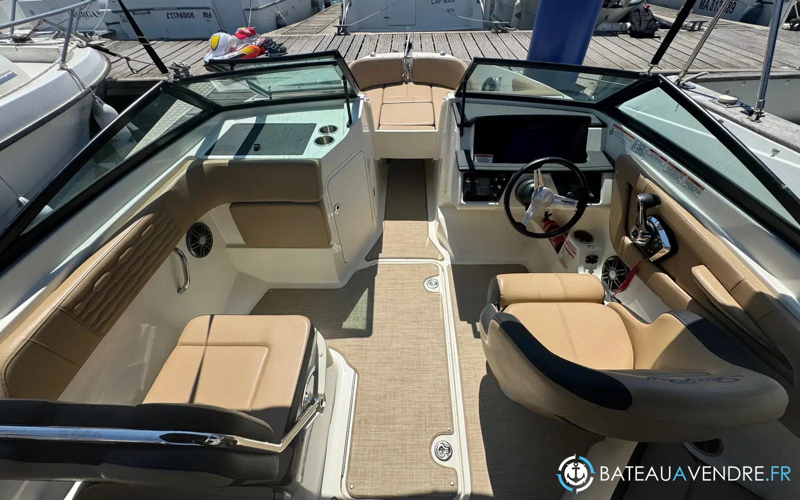 slider 4 Sea Ray 210