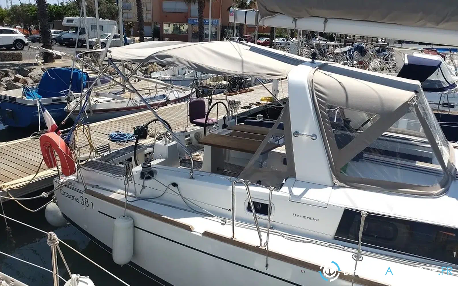 slider 21 Beneteau Oceanis 38.1