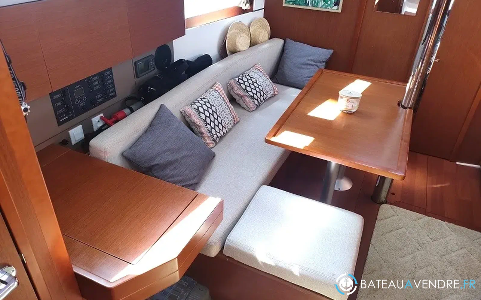 slider 35 Beneteau Oceanis 38.1