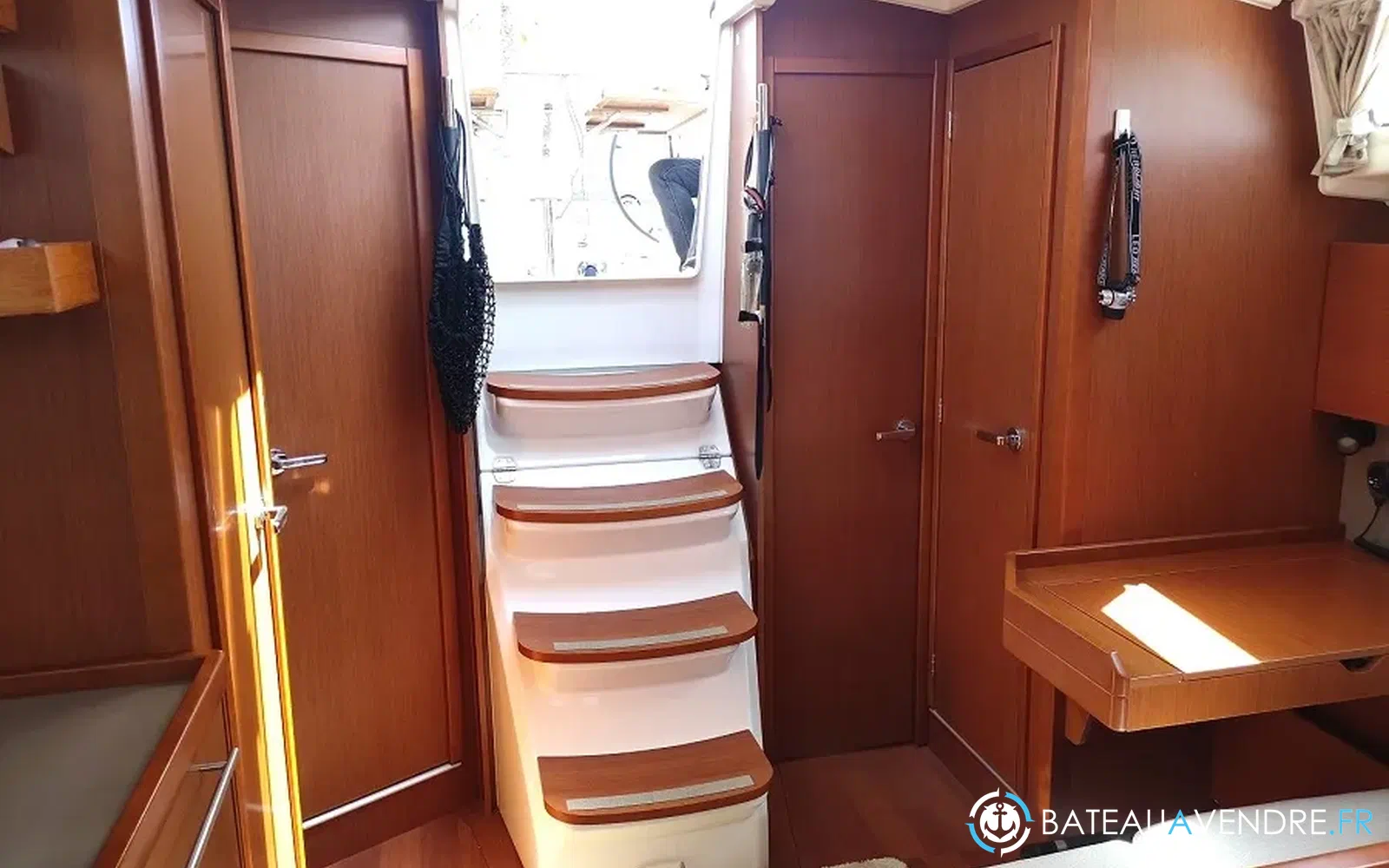 slider 44 Beneteau Oceanis 38.1