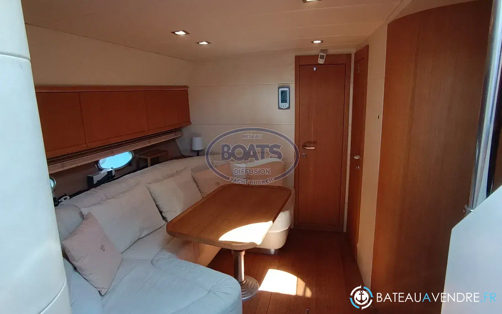 slider 10 Sessa Marine Oyster 42