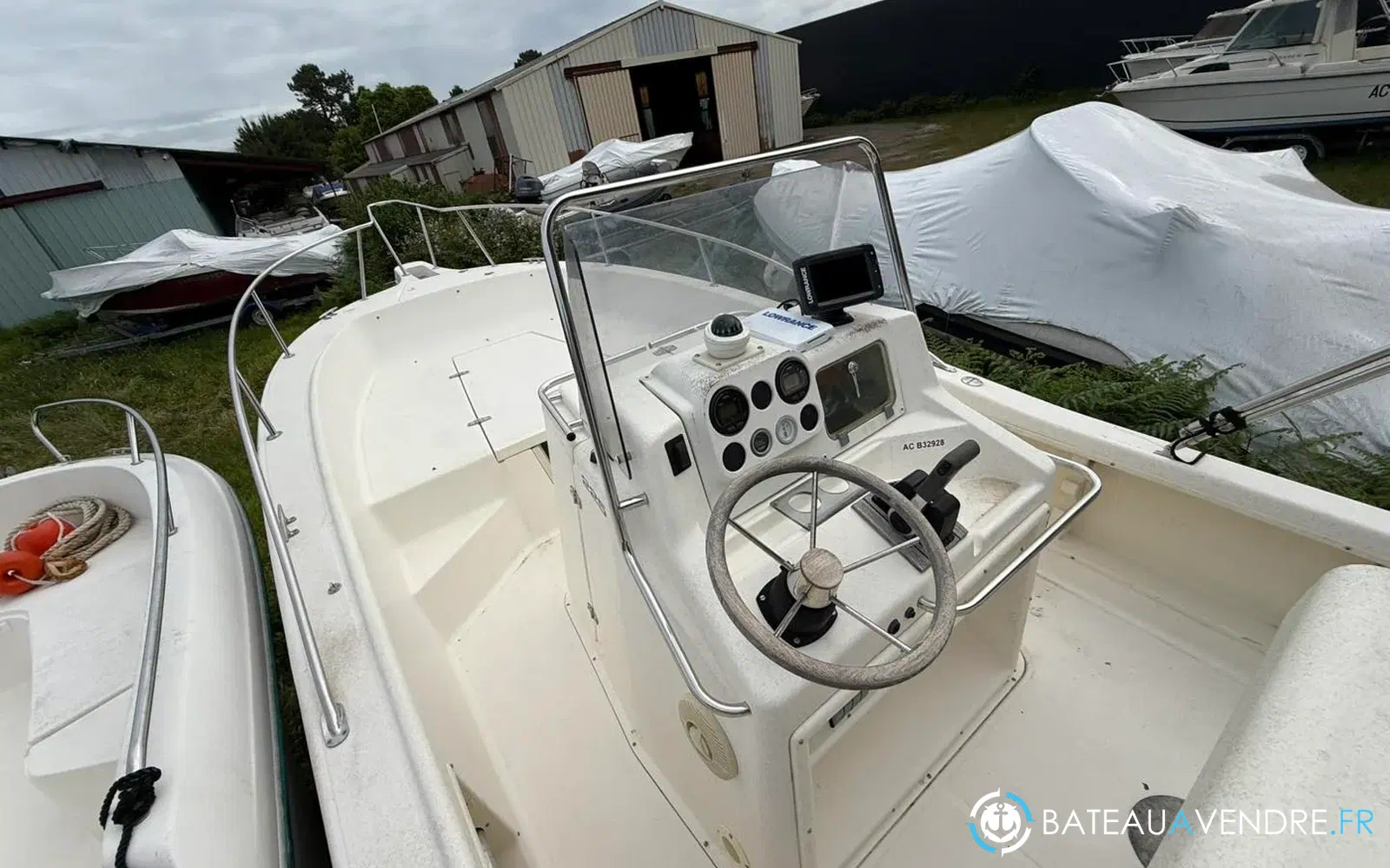 slider 16 Kelt White Shark 225