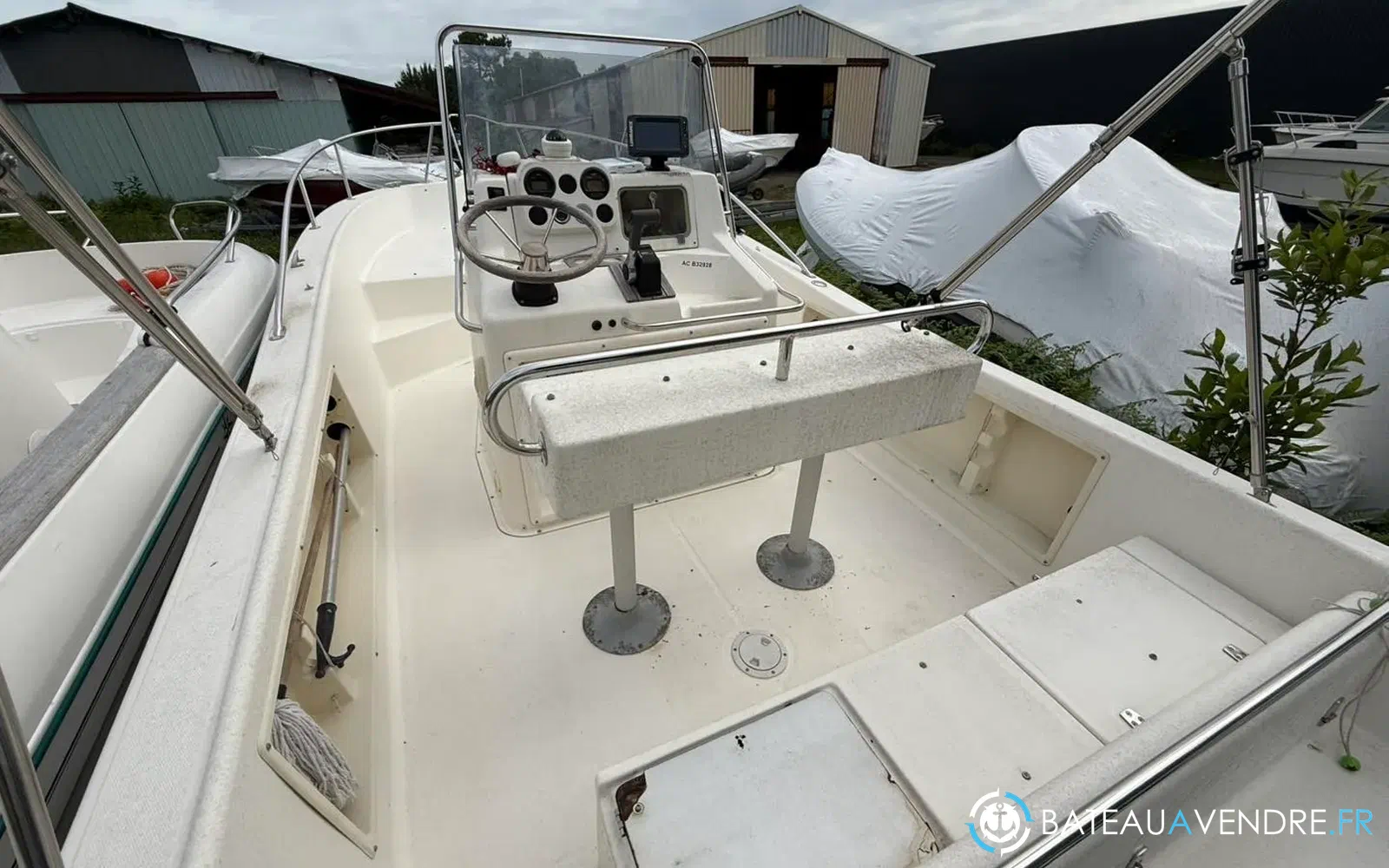 slider 7 Kelt White Shark 225
