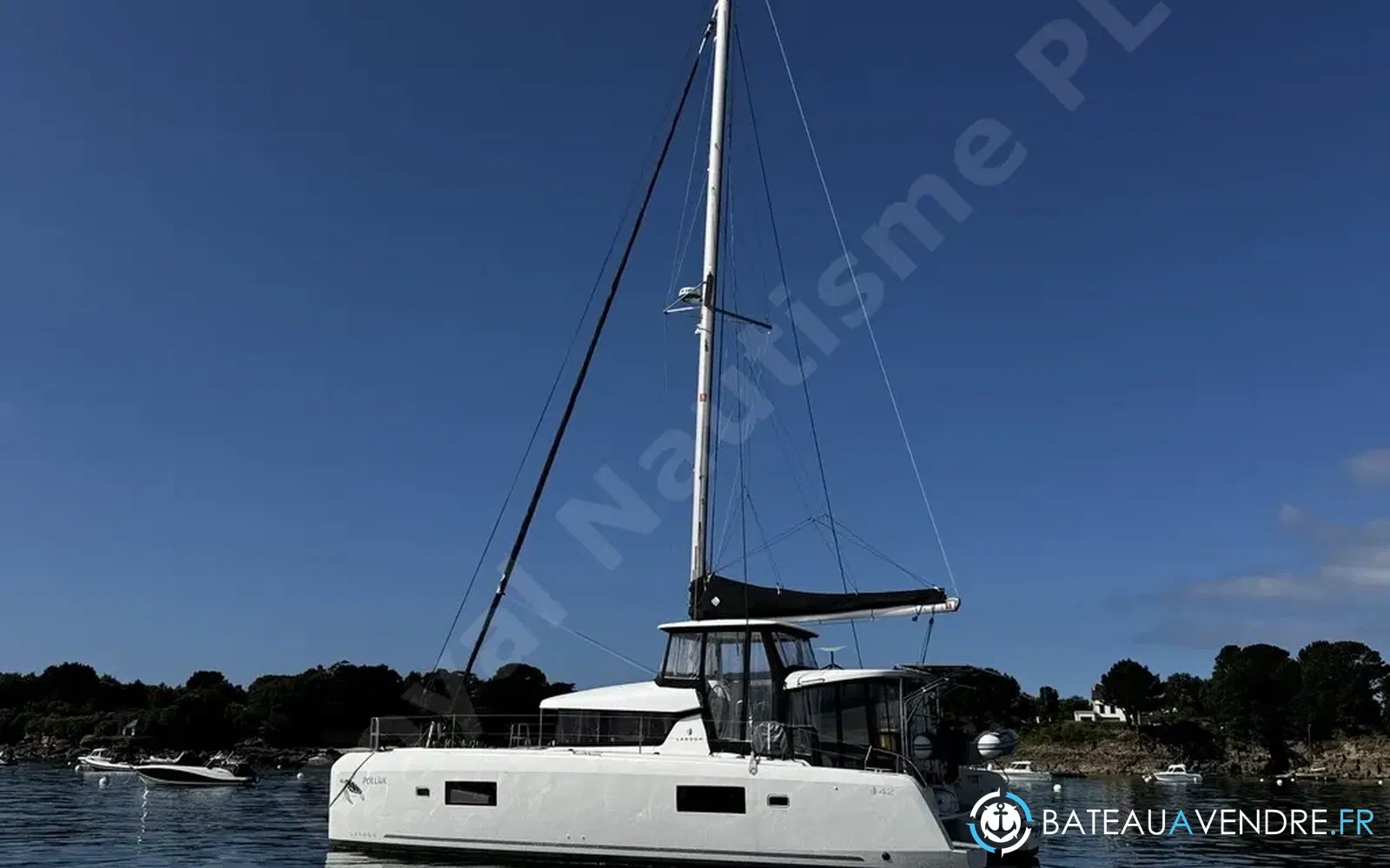 slider 1 Lagoon 42