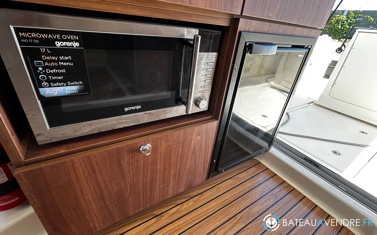 slider 12 Quicksilver 905 Pilothouse