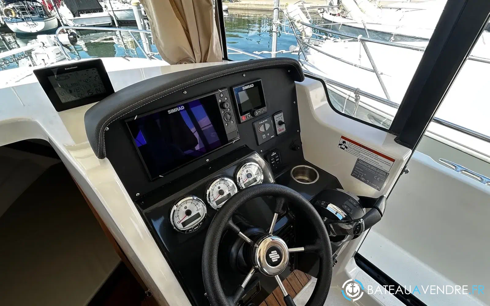 slider 15 Quicksilver 905 Pilothouse