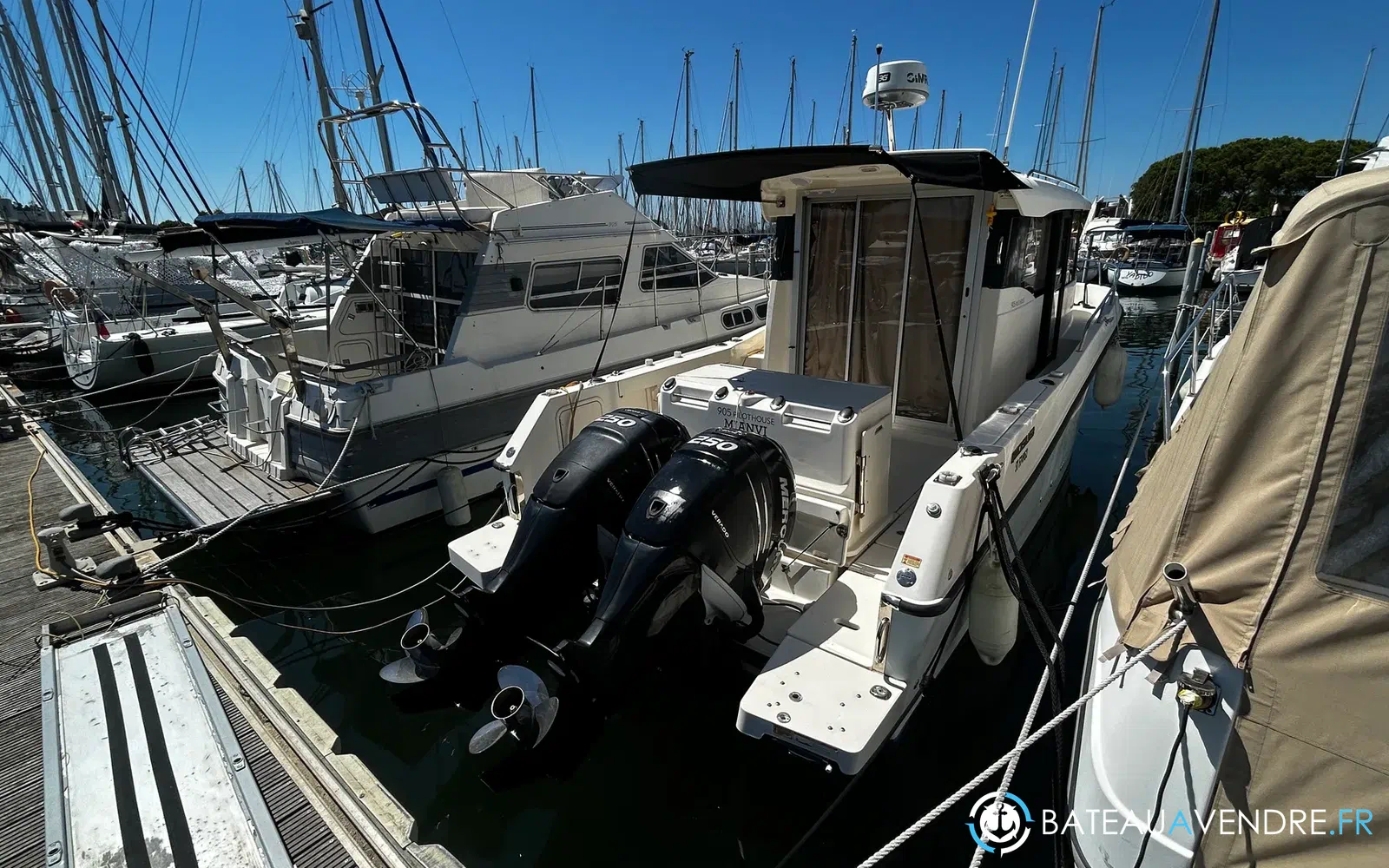 slider 9 Quicksilver 905 Pilothouse