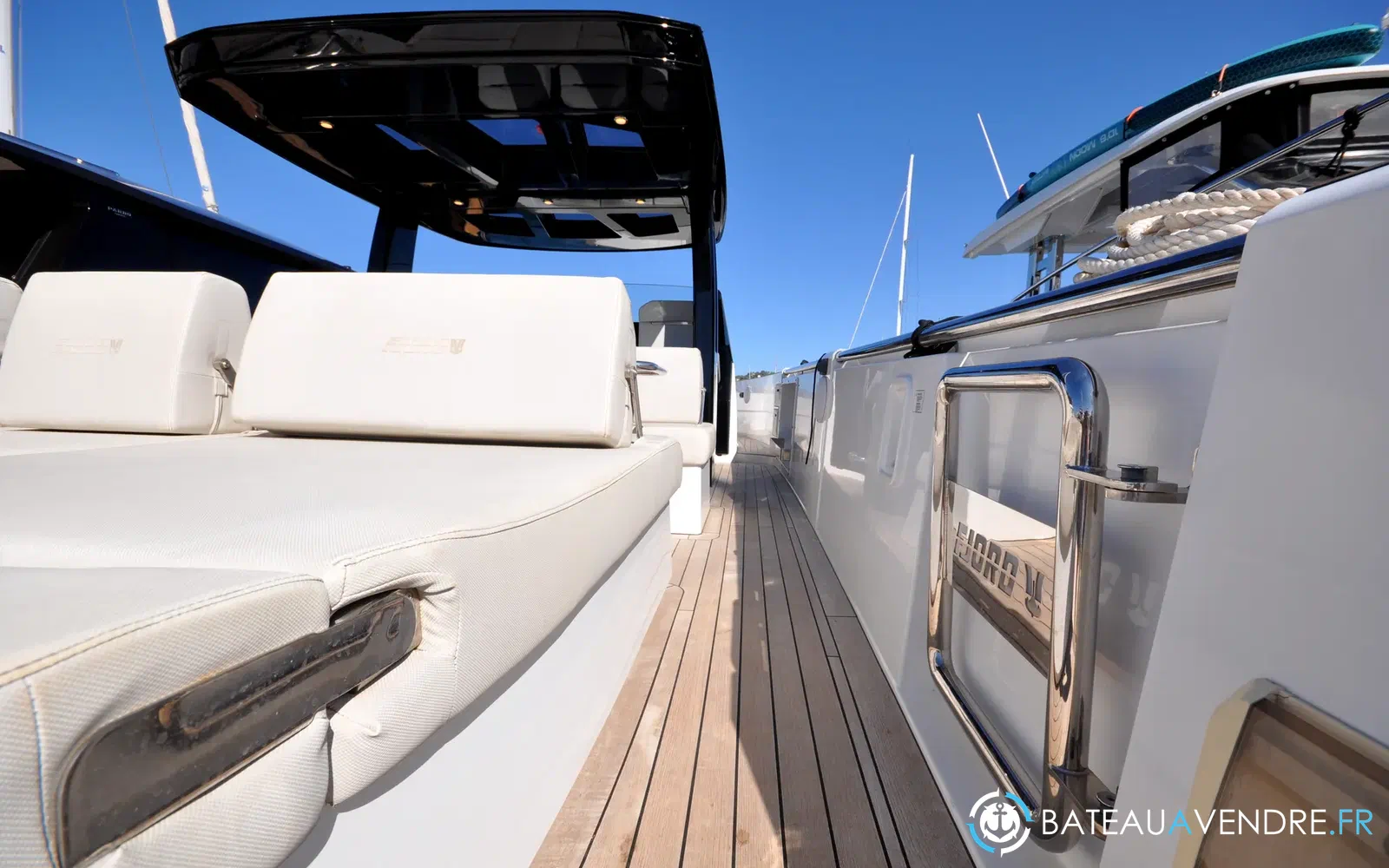 slider 11 Fjord 44 Open