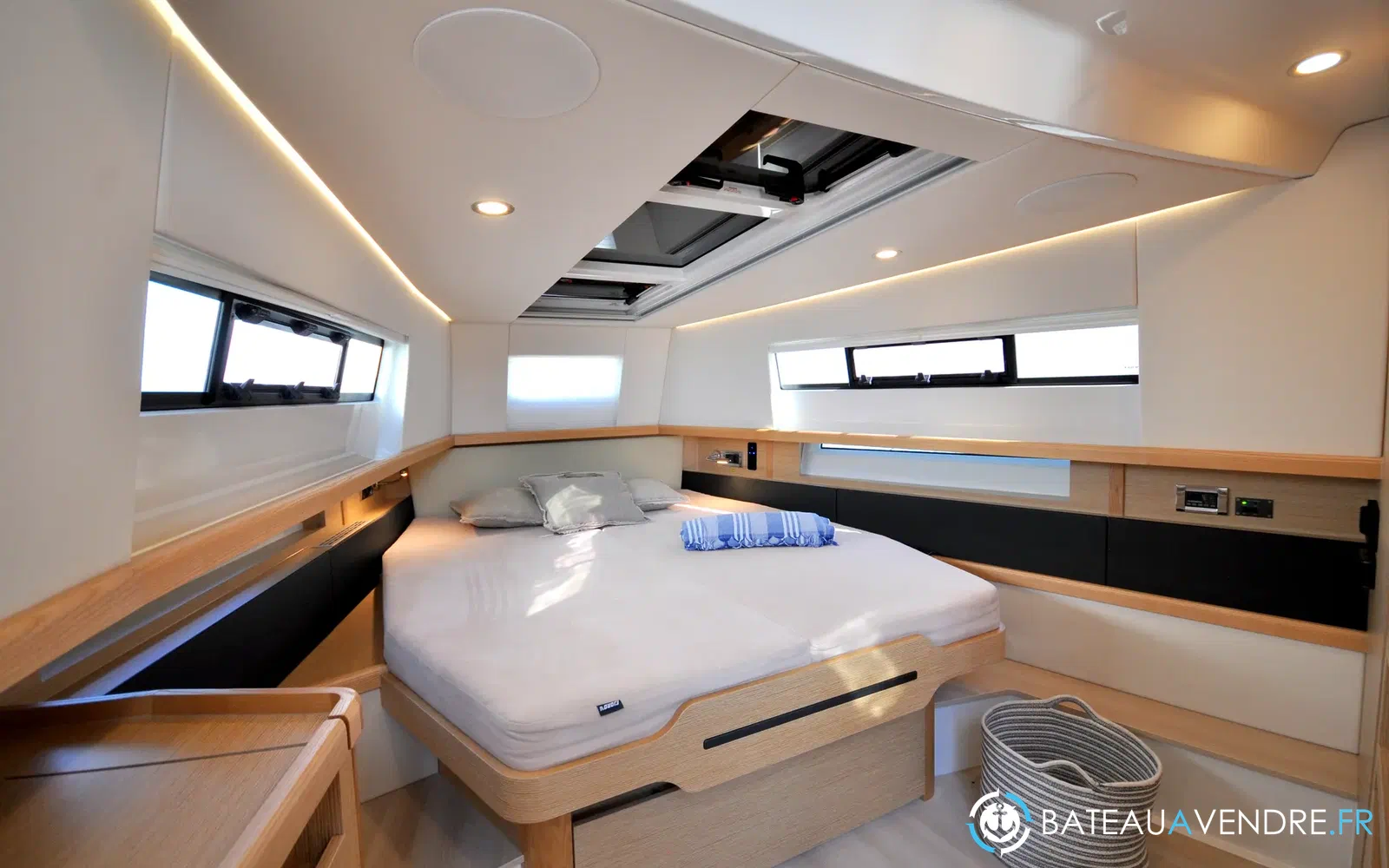 slider 12 Fjord 44 Open