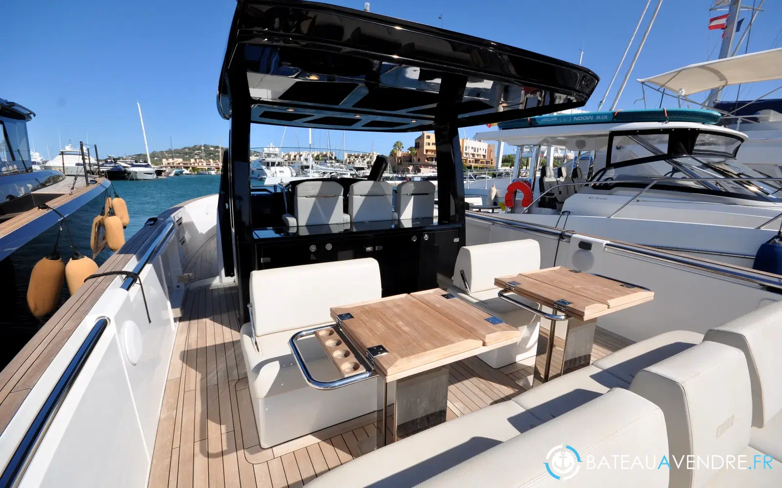 slider 3 Fjord 44 Open