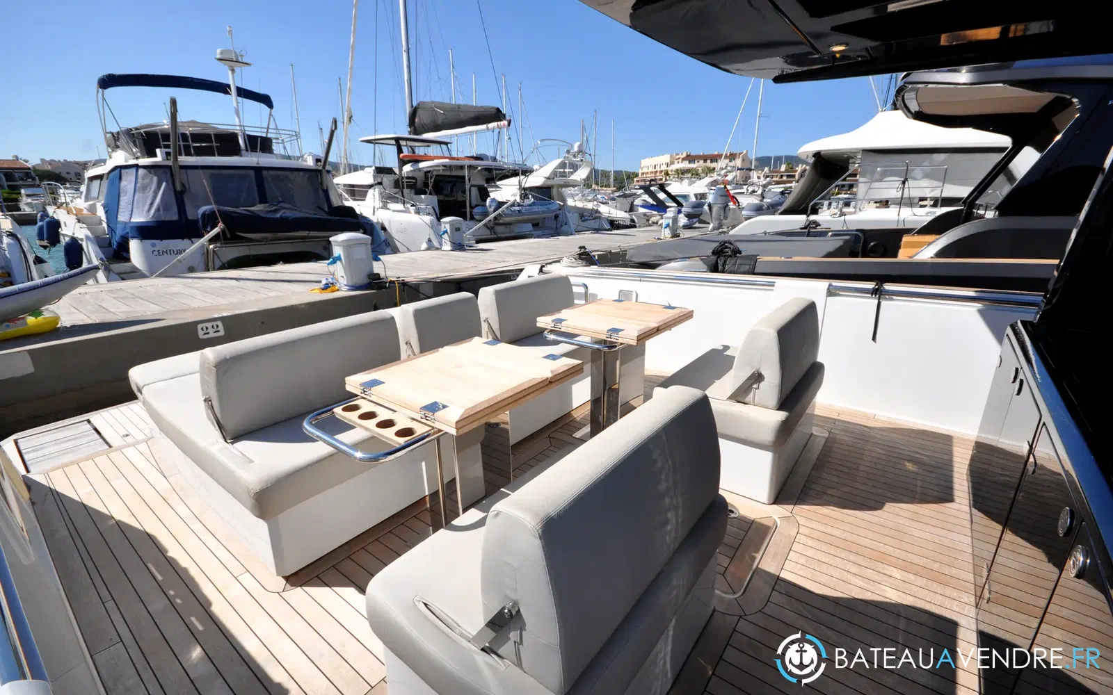 slider 5 Fjord 44 Open