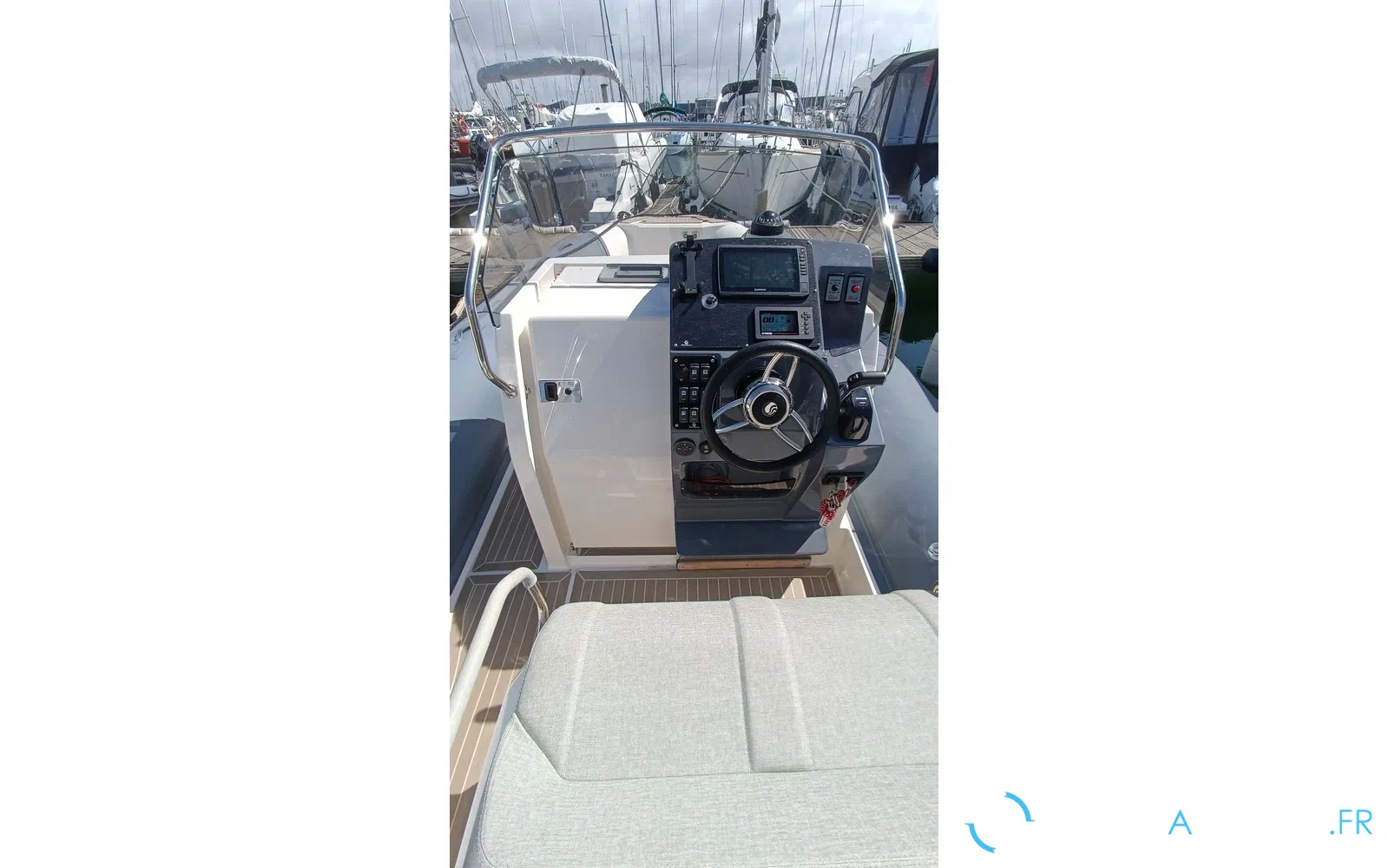 slider 3 Capelli Tempest 800 Open
