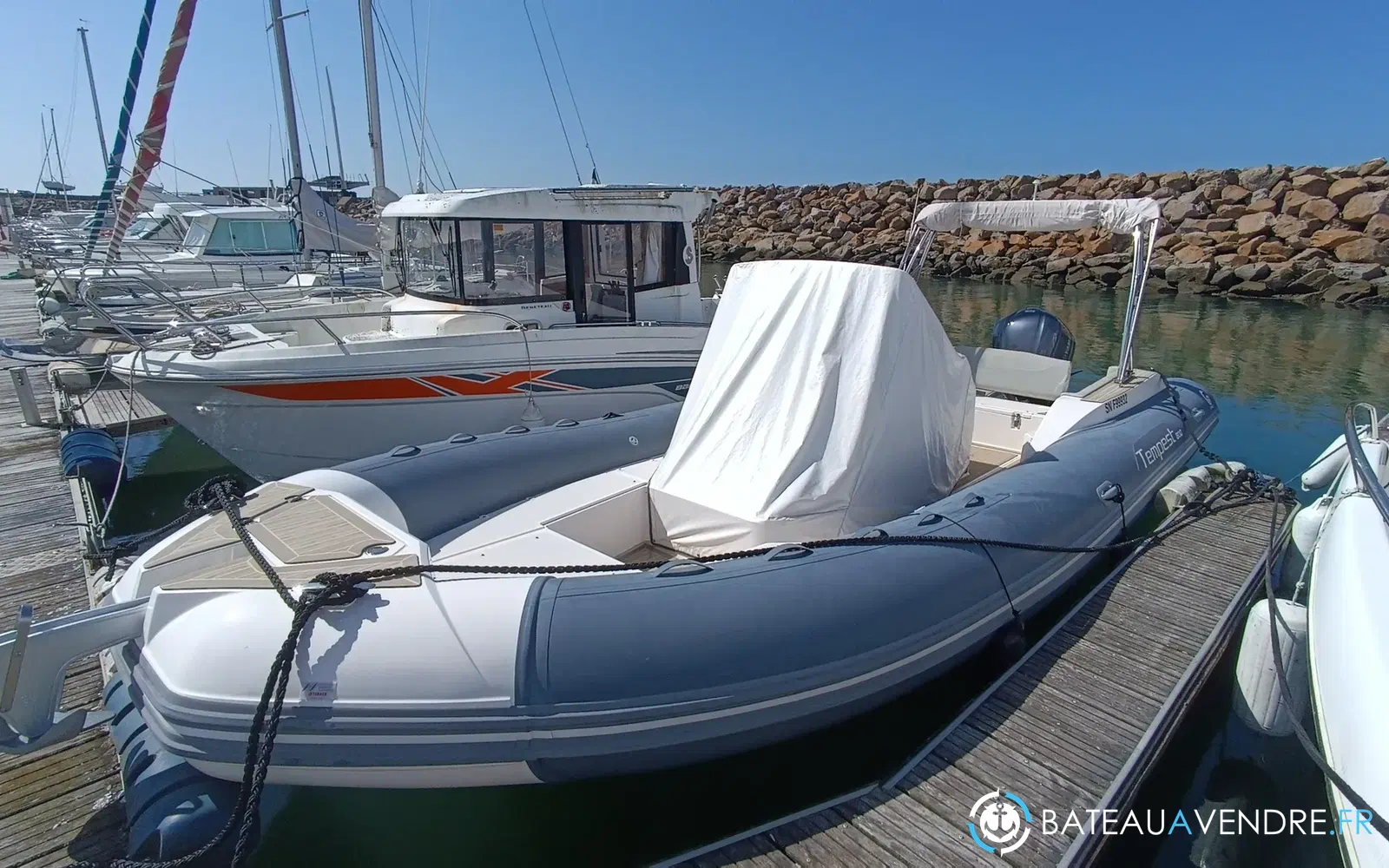slider 10 Capelli Tempest 800 Open