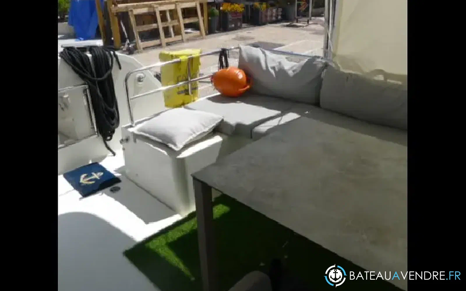 slider 14 Fountaine Pajot My 40
