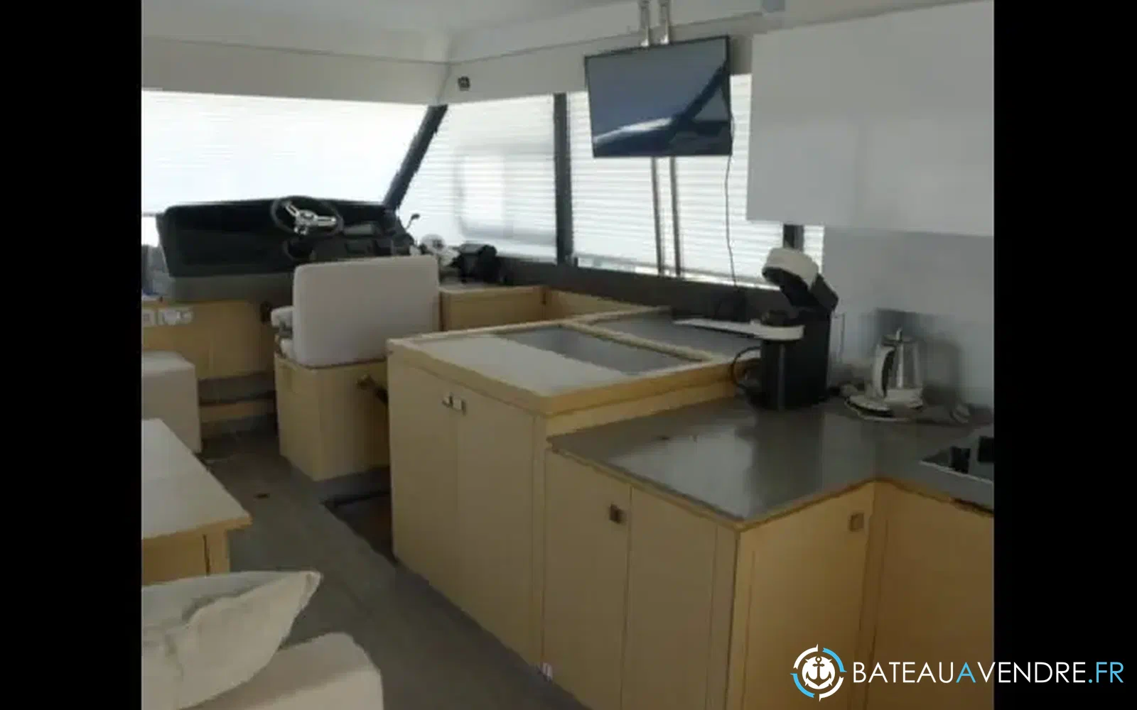 slider 18 Fountaine Pajot My 40