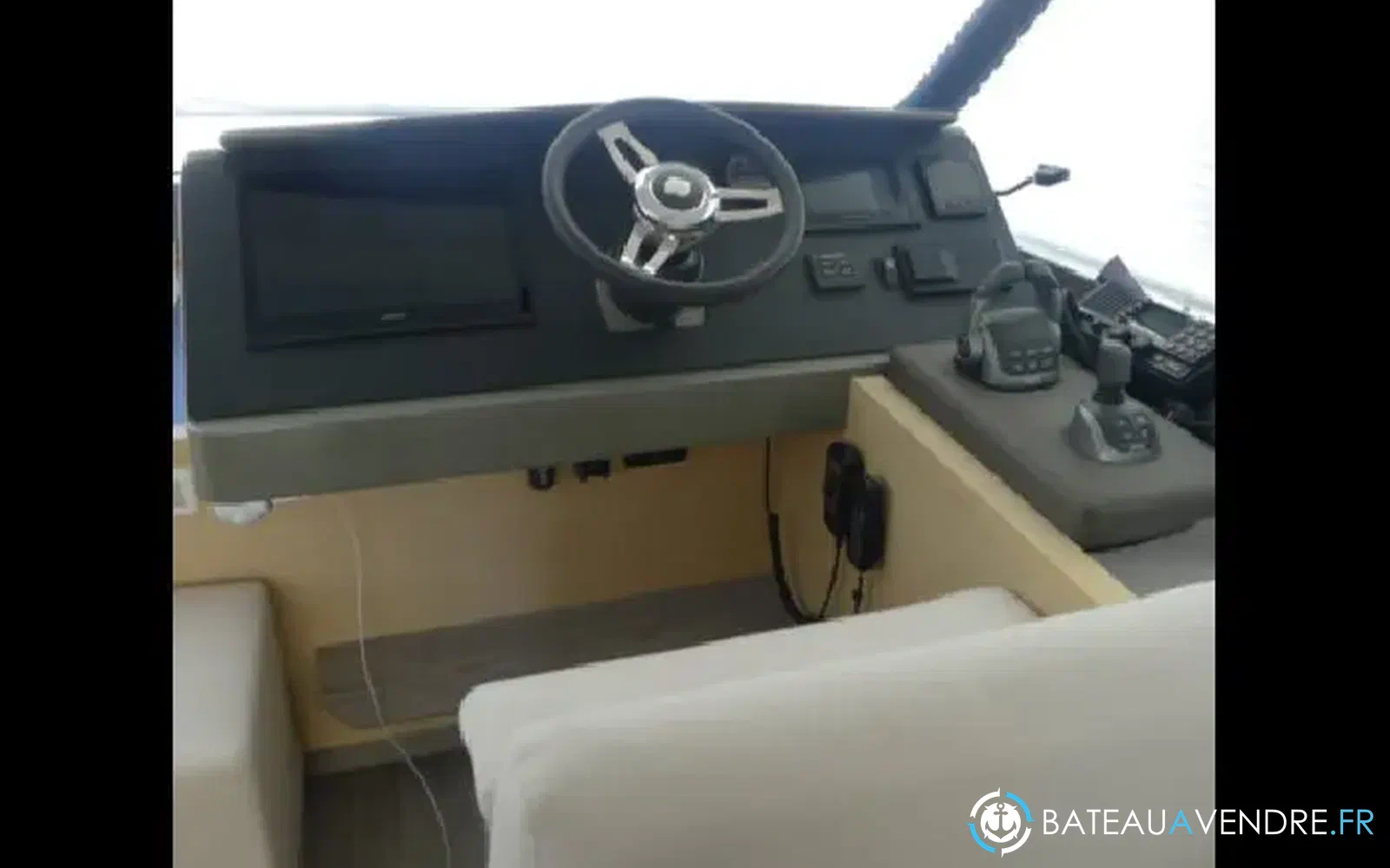 slider 23 Fountaine Pajot My 40