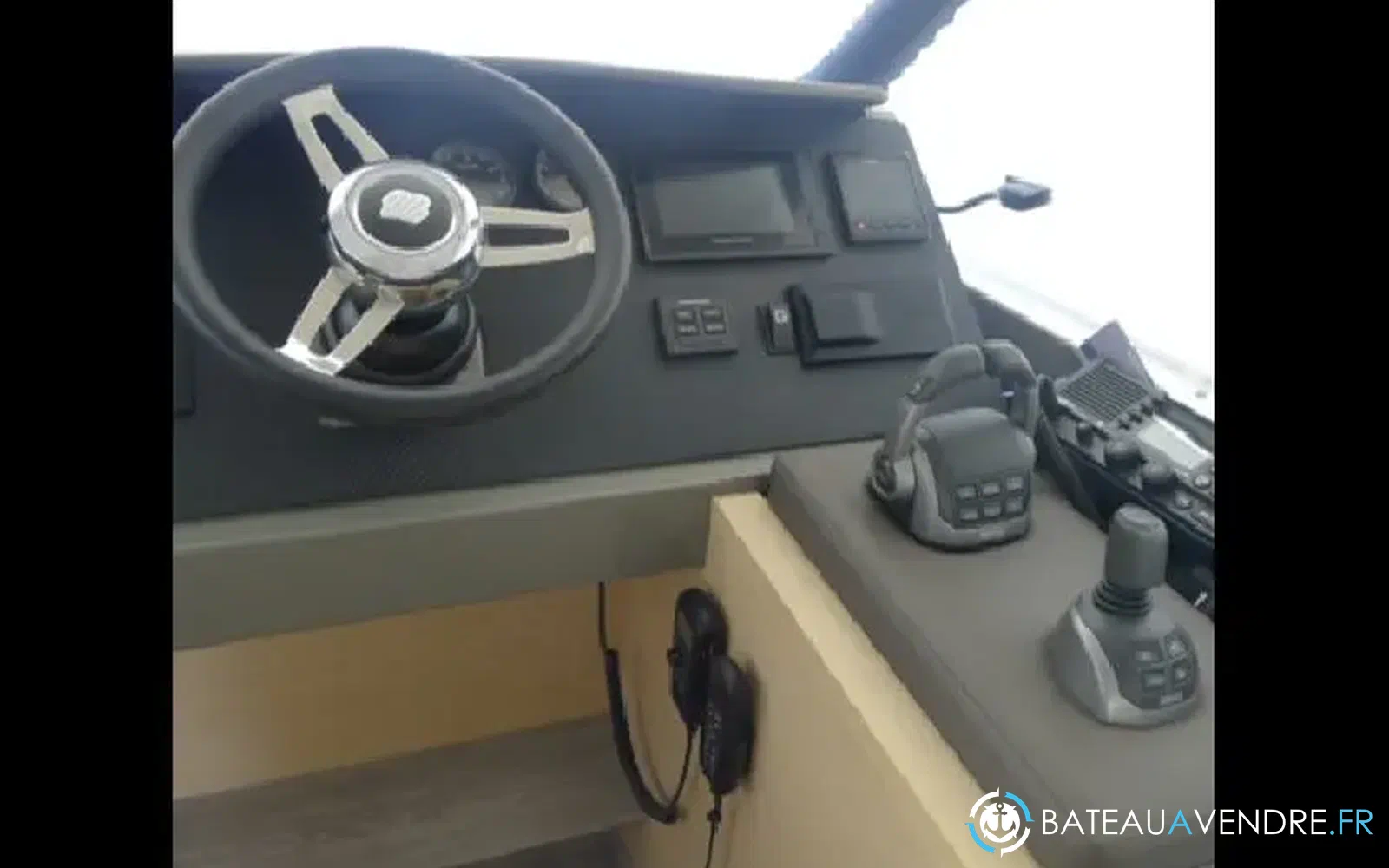 slider 24 Fountaine Pajot My 40