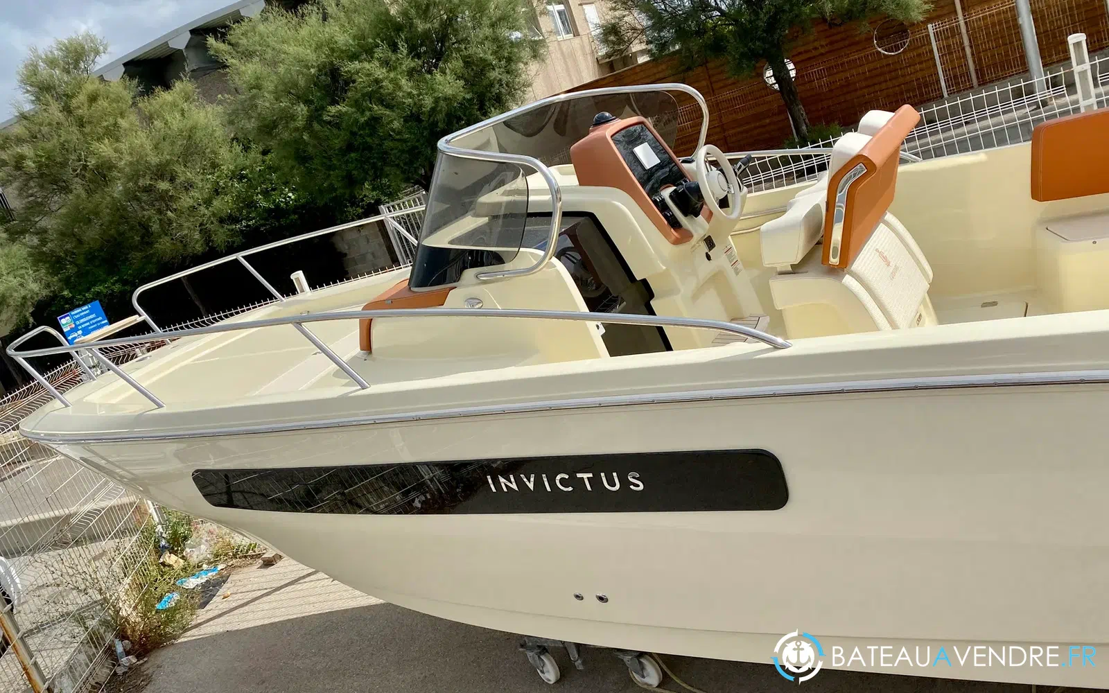 slider 4 Invictus 270 CX