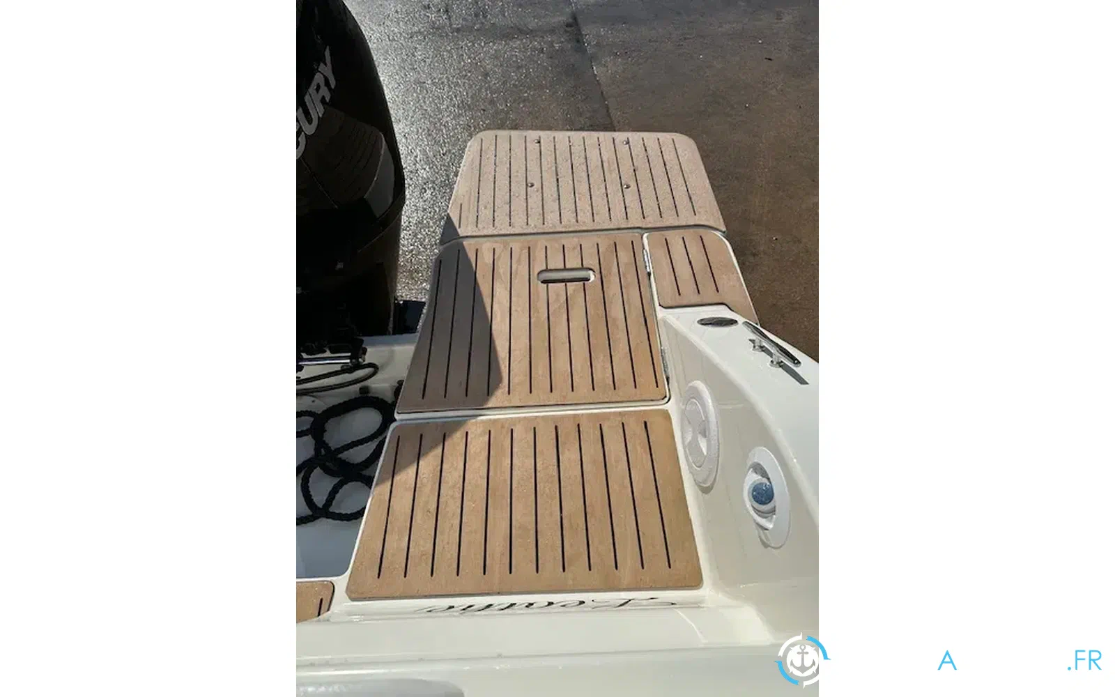 slider 19 Quicksilver 675 Open