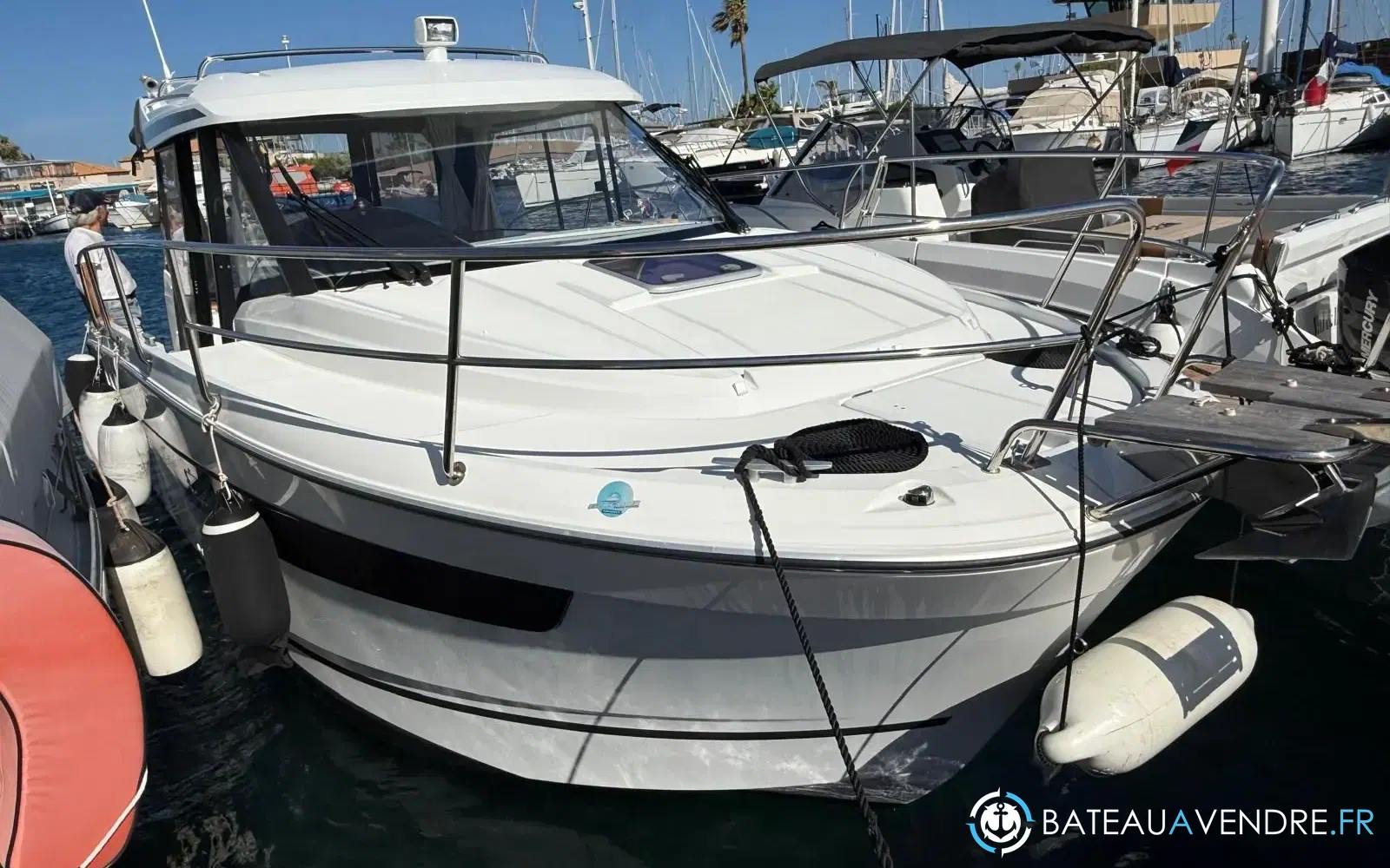 slider 3 Jeanneau Merry Fisher 895