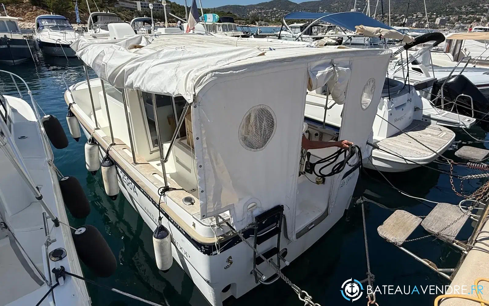slider 0 Beneteau Antares 700 Fishing