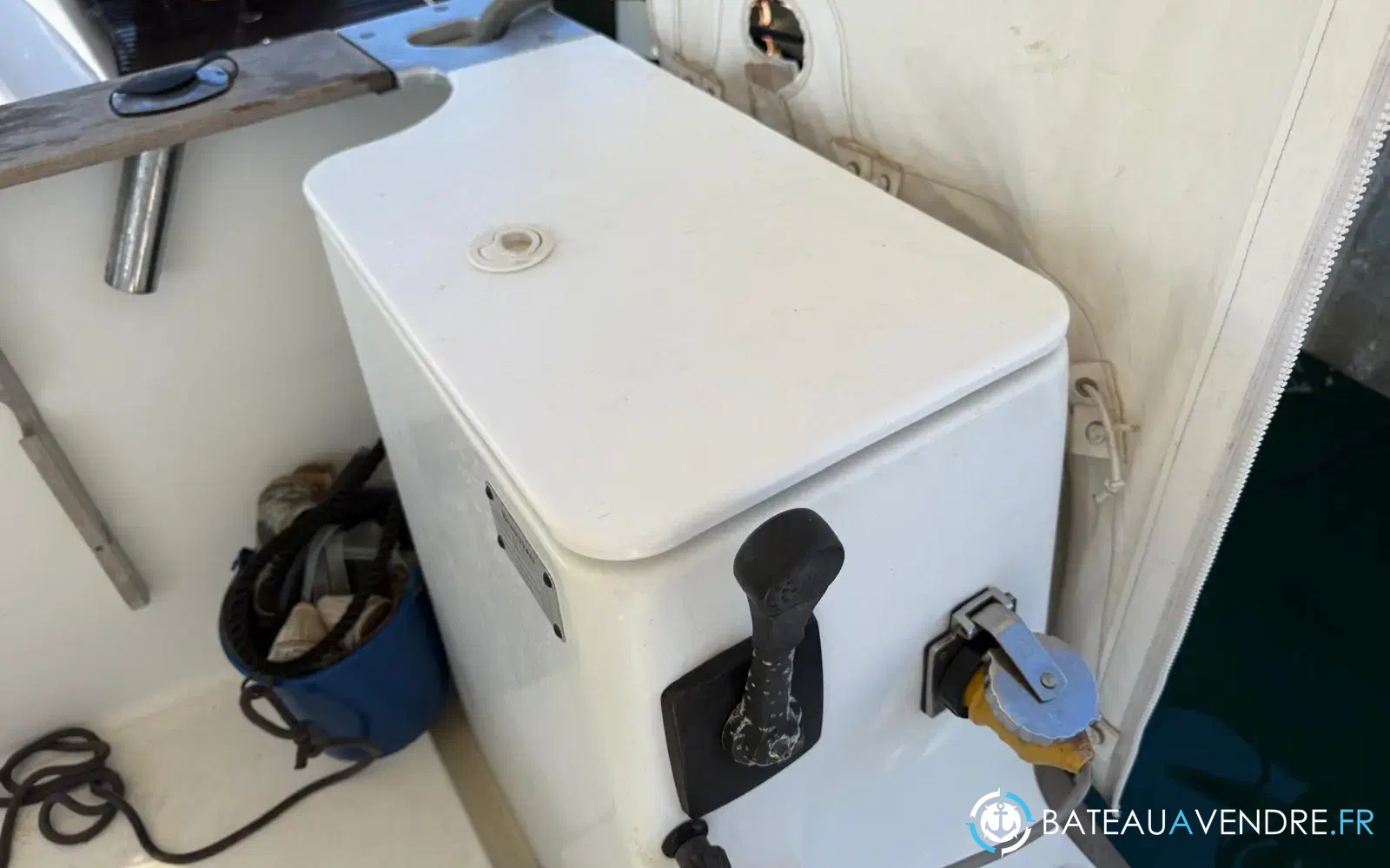 slider 11 Beneteau Antares 700 Fishing