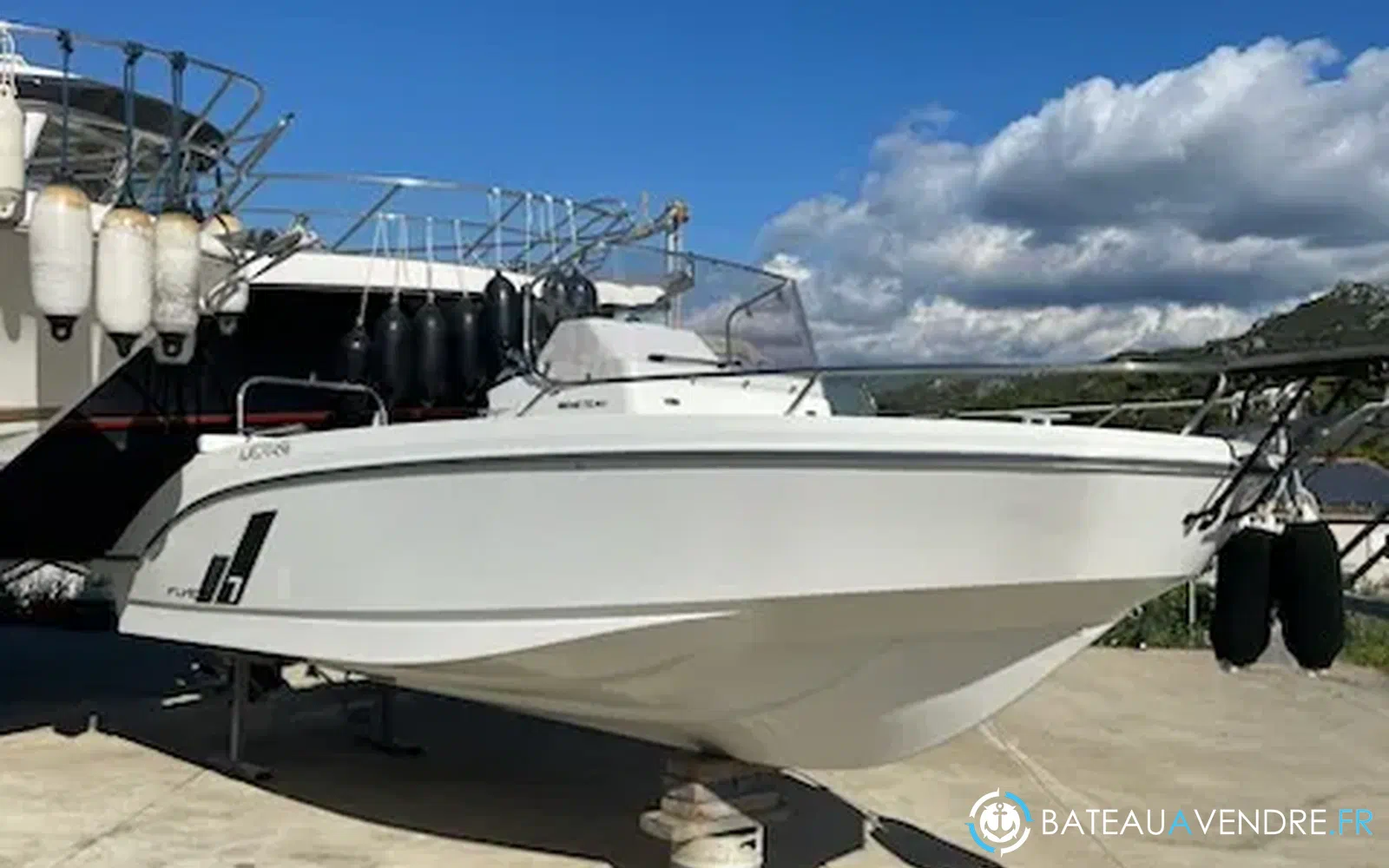 slider 1 Beneteau Flyer 7 SPACEdeck