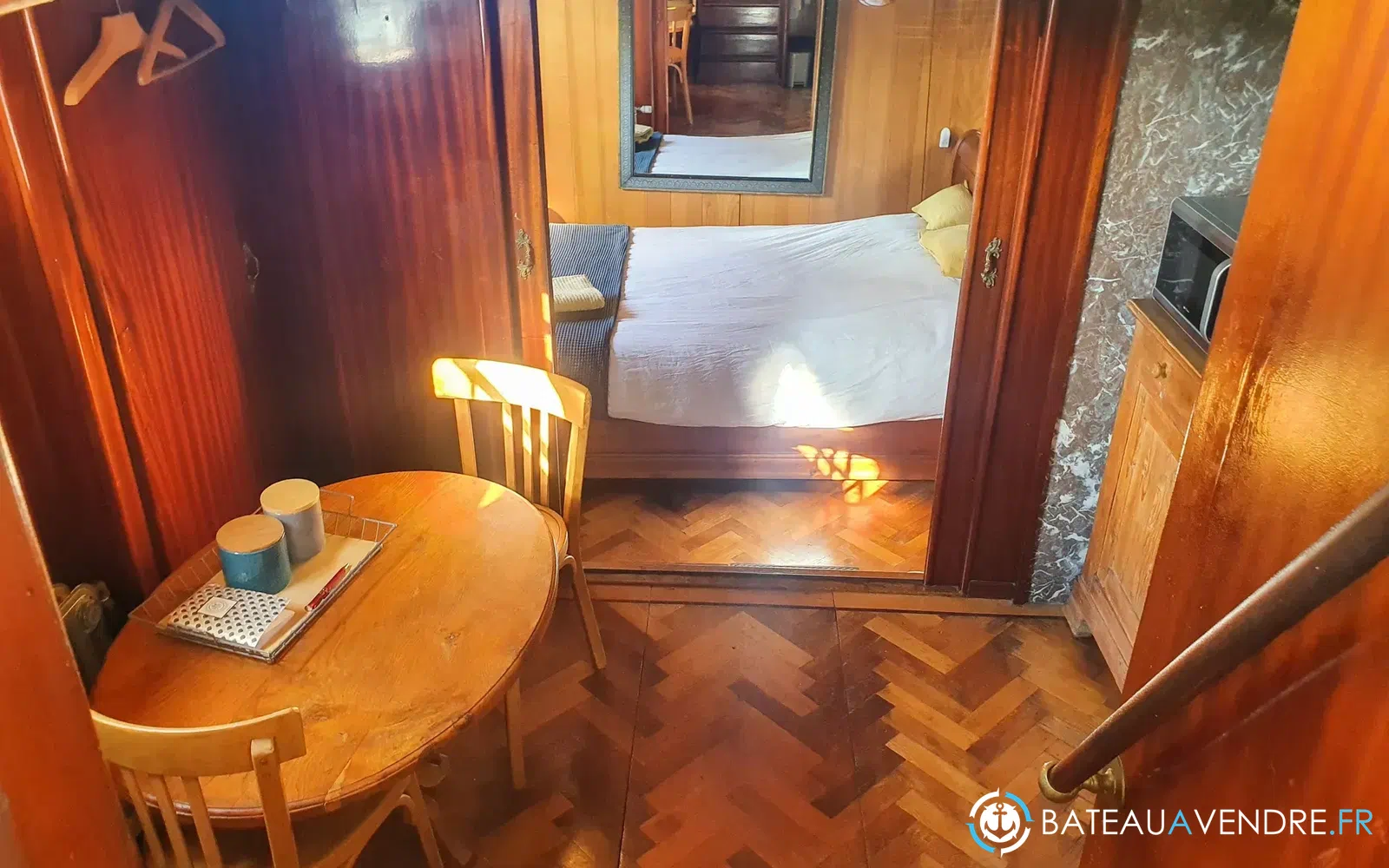 slider 1 Bateau Logement FREYCINET 3 cabines + log mariner