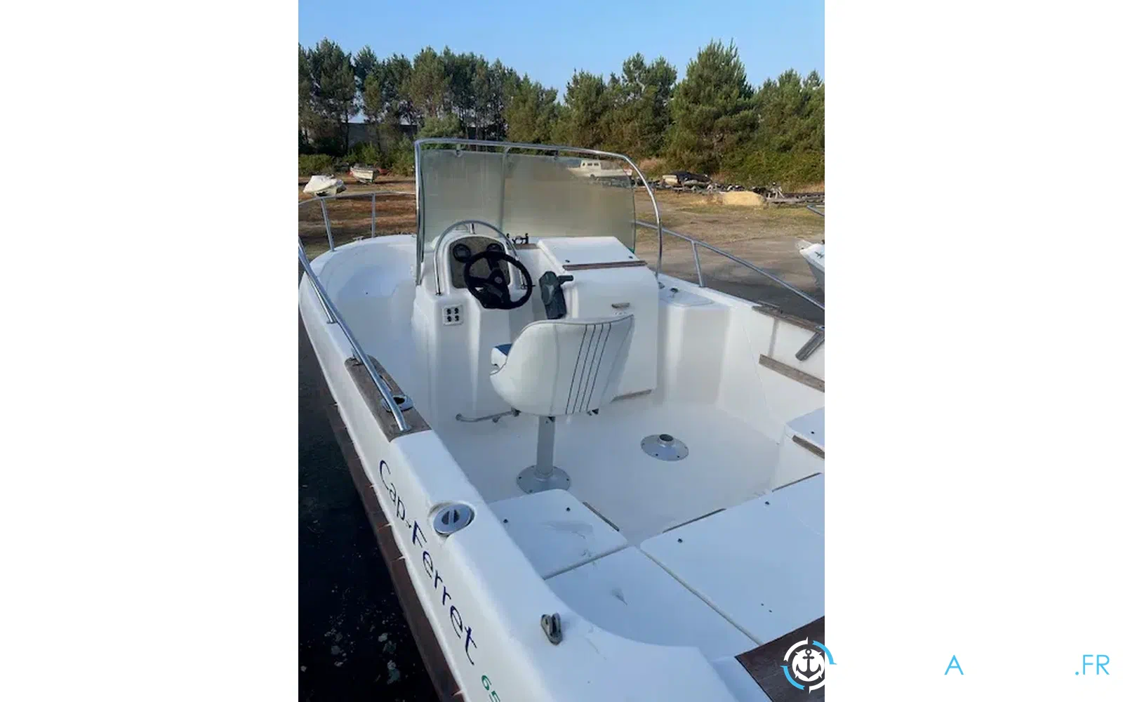 slider 2 B2 Marine Cap Ferret 650