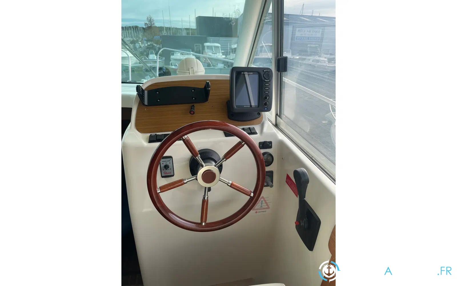 slider 7 Jeanneau Merry Fisher 805
