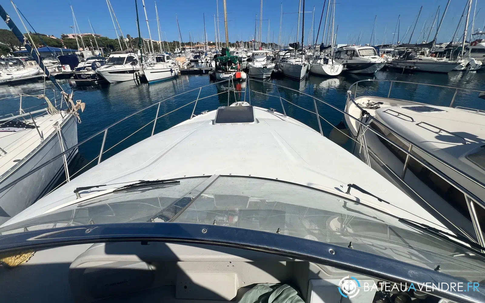 slider 14 Sealine 328