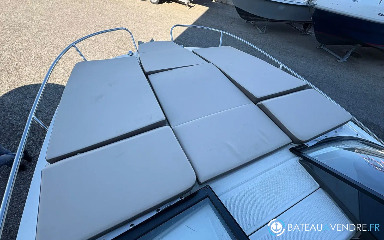 slider 6 Bayliner VR6 Cuddy