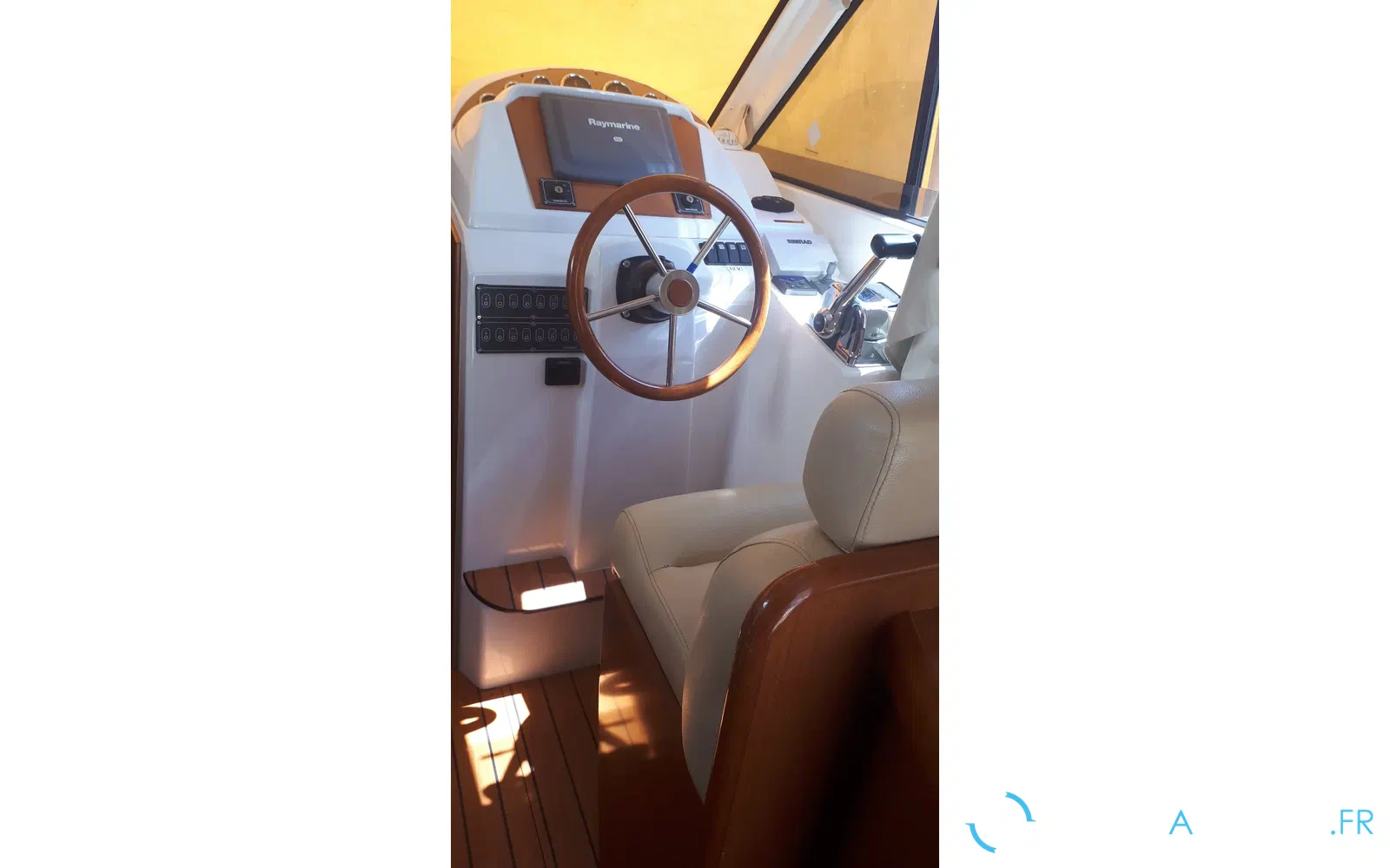 slider 3 Beneteau Antares 980 Fly