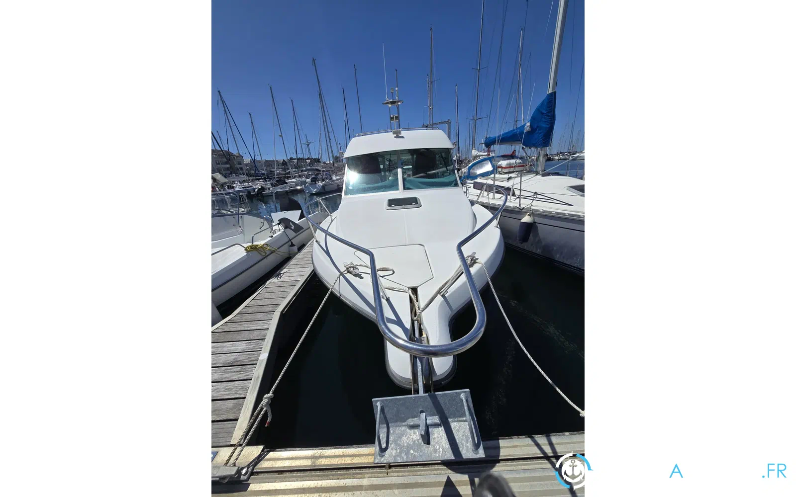 slider 10 Jeanneau Merry Fisher 800