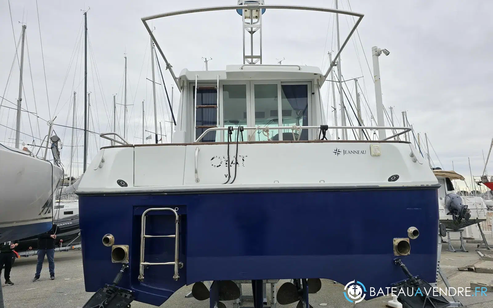 slider 4 Jeanneau Merry Fisher 800