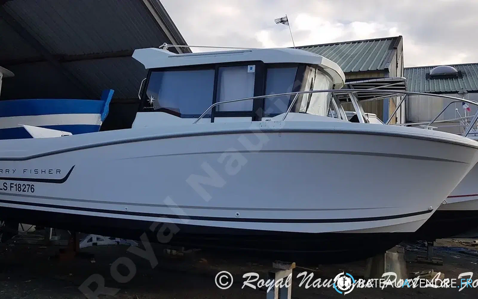 slider 17 Jeanneau Merry Fisher 695