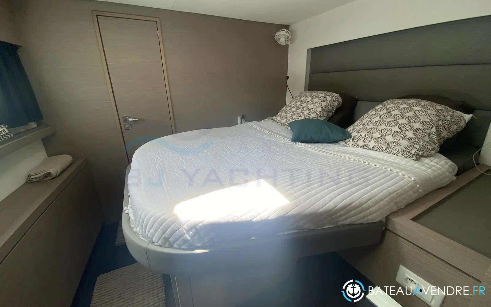 slider 12 Fountaine Pajot Saona 47