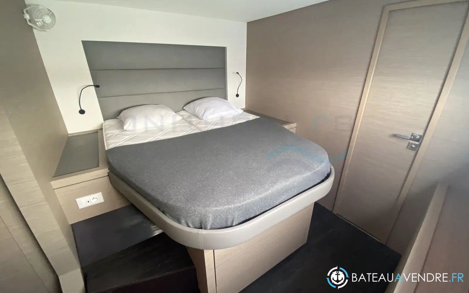 slider 14 Fountaine Pajot Saona 47