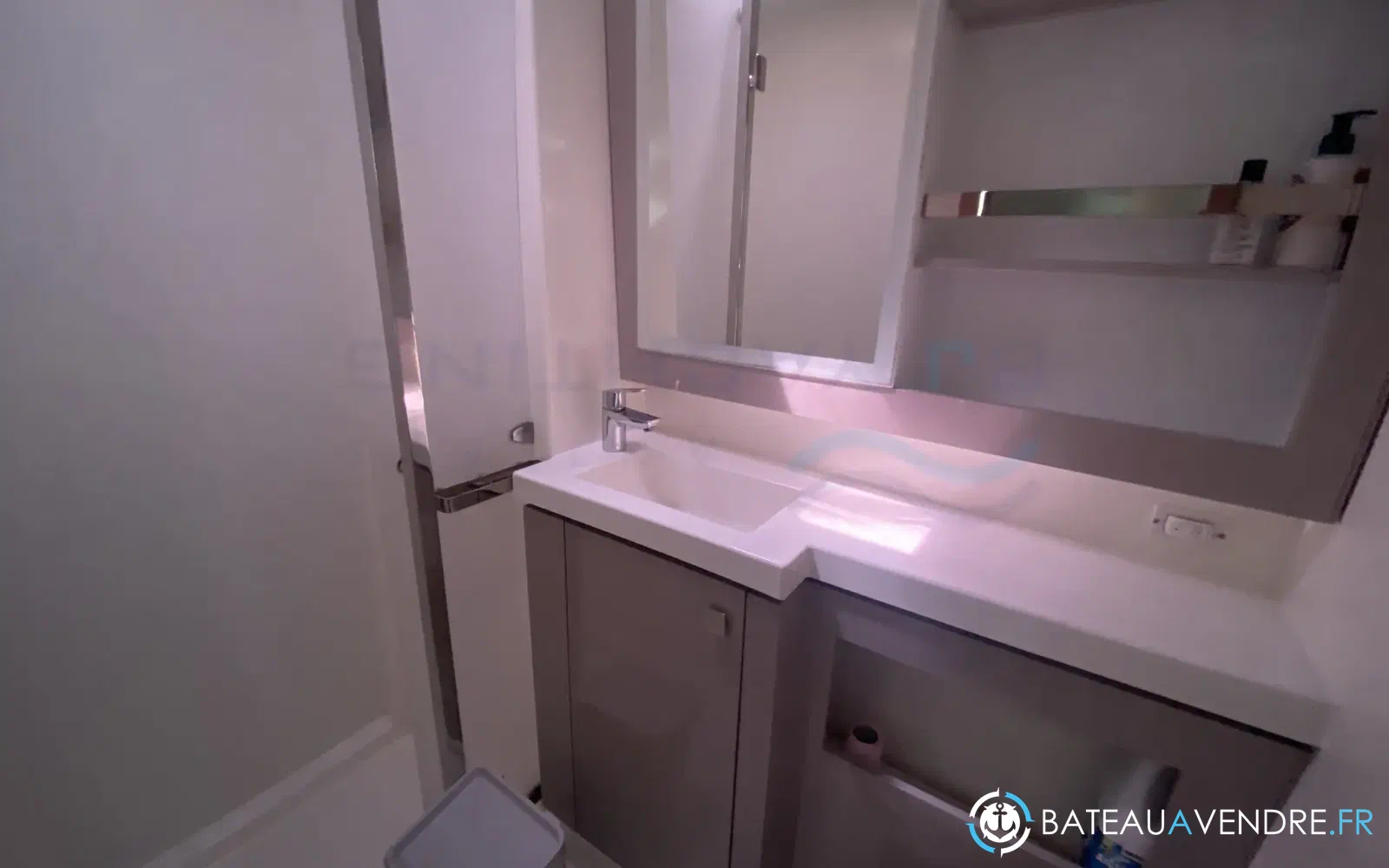 slider 19 Fountaine Pajot Saona 47