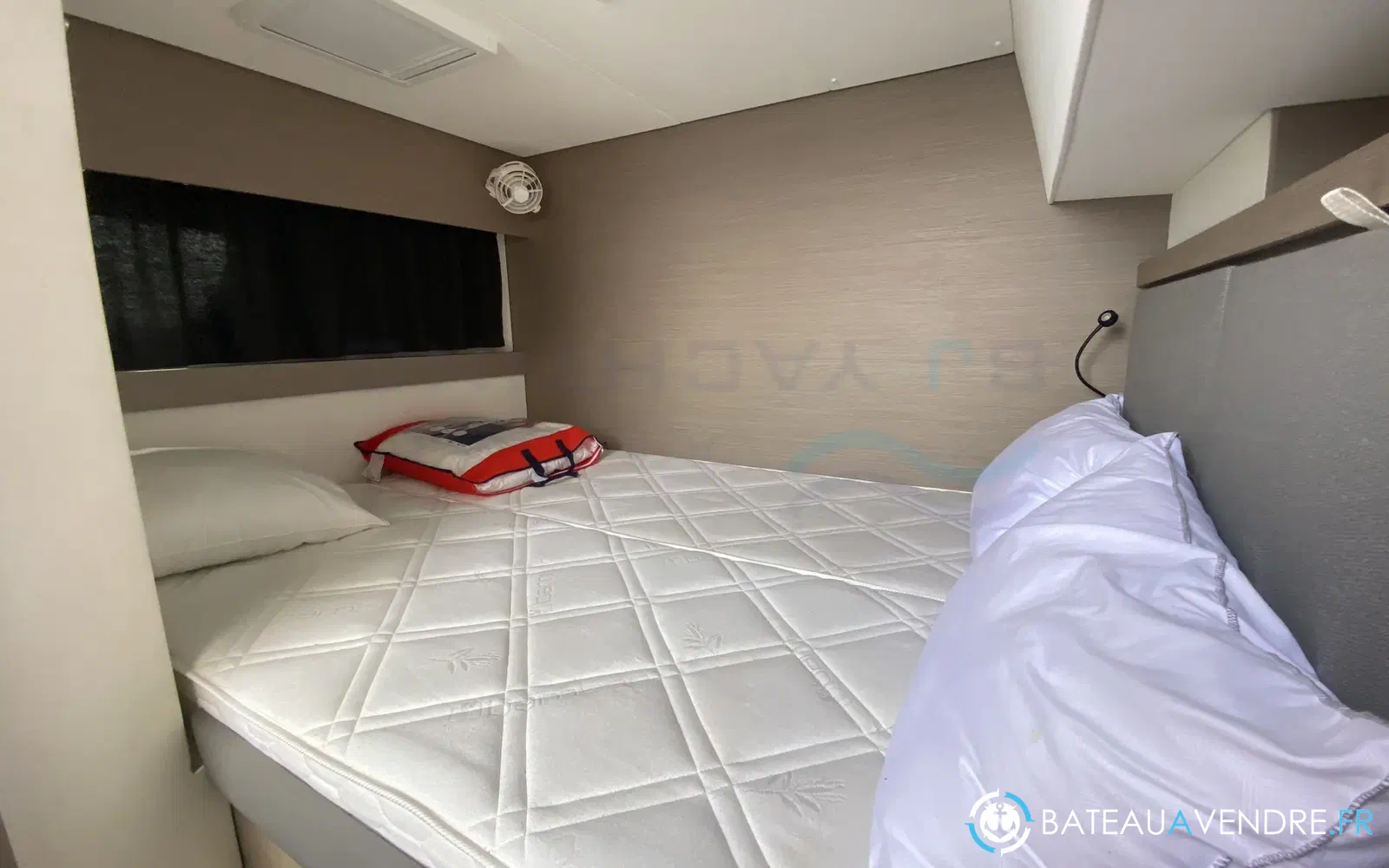 slider 22 Fountaine Pajot Saona 47