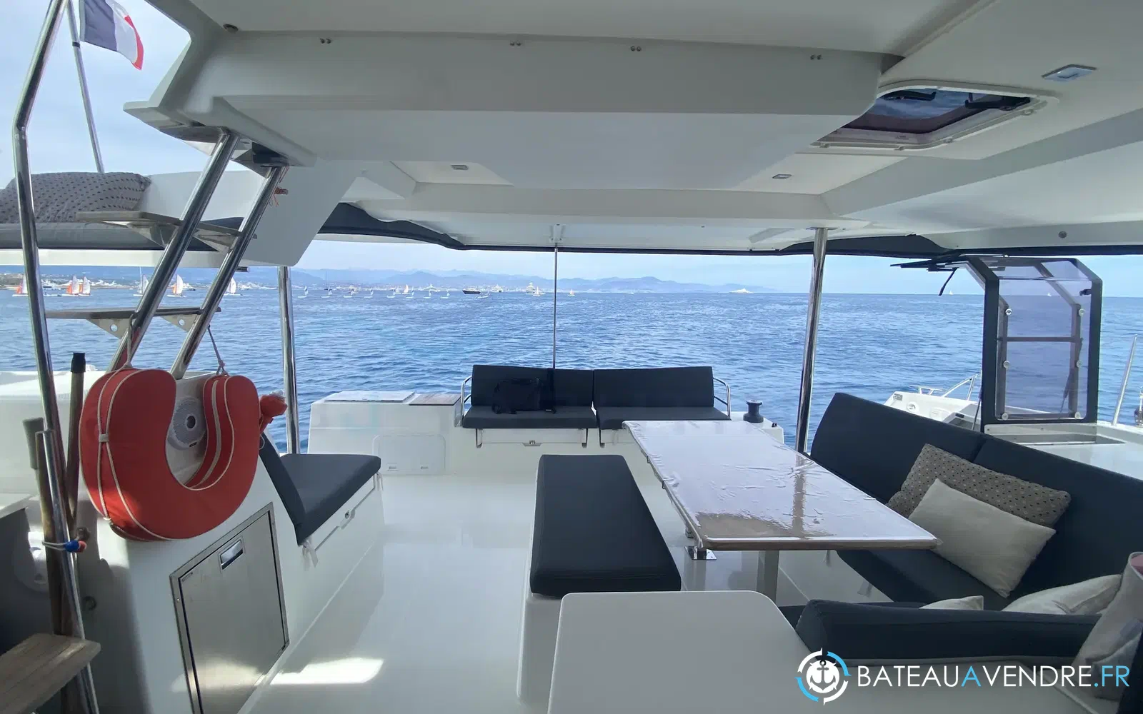 slider 3 Fountaine Pajot Saona 47
