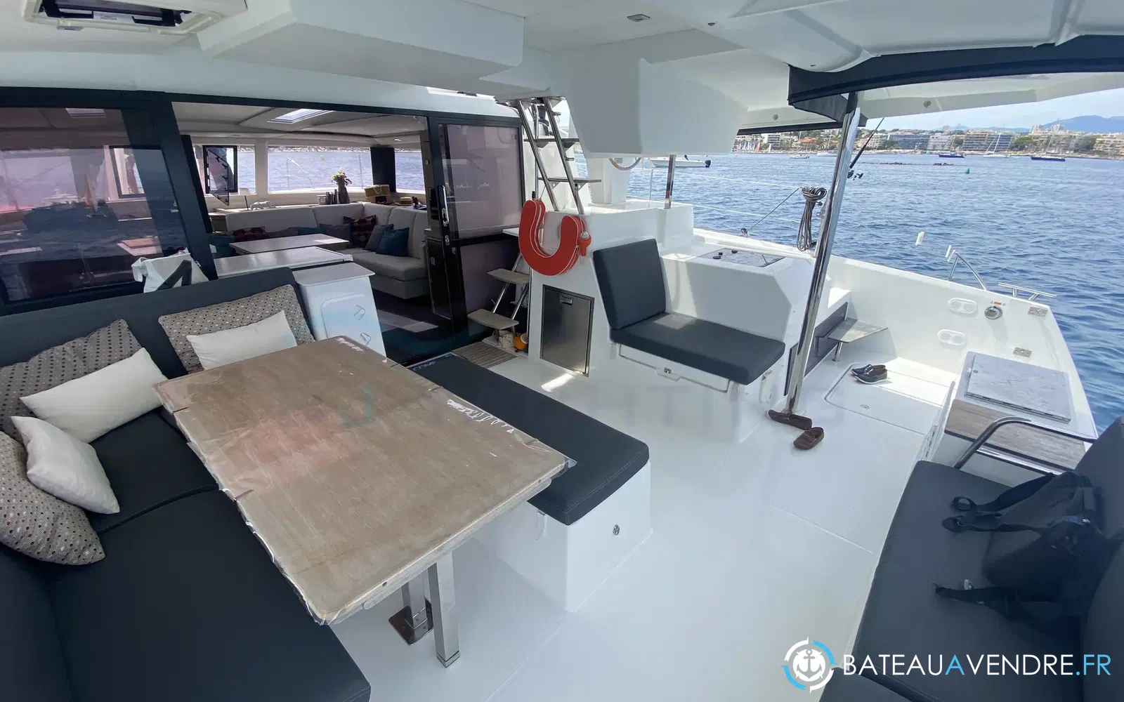 slider 4 Fountaine Pajot Saona 47