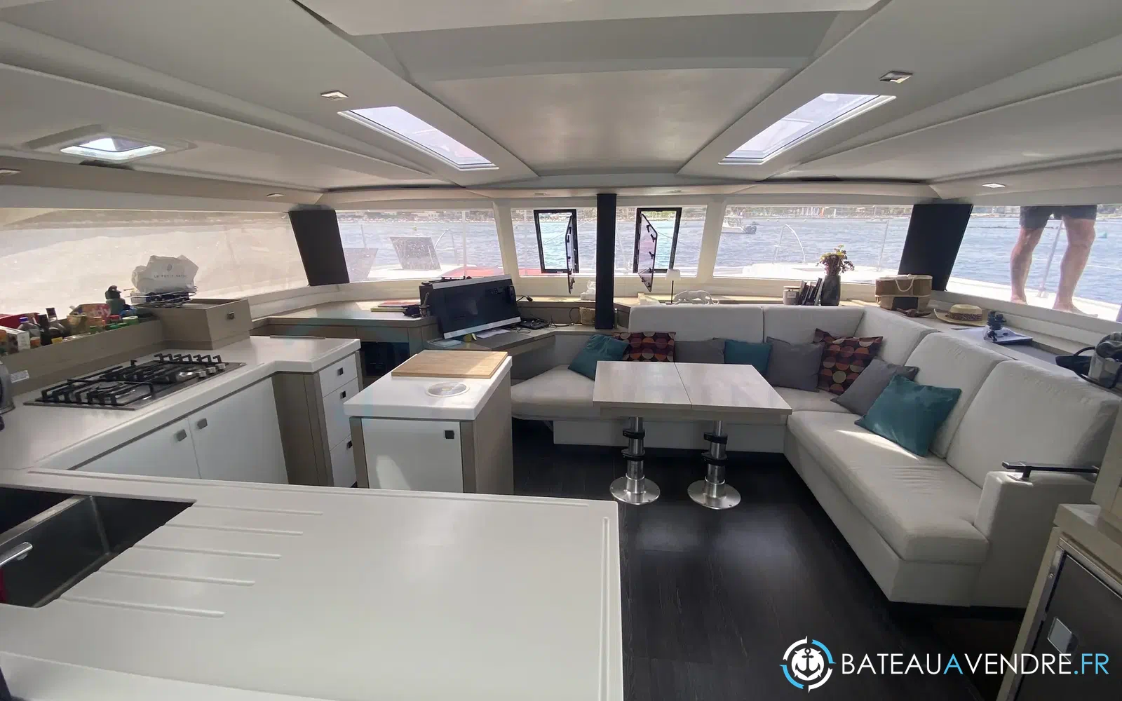 slider 7 Fountaine Pajot Saona 47