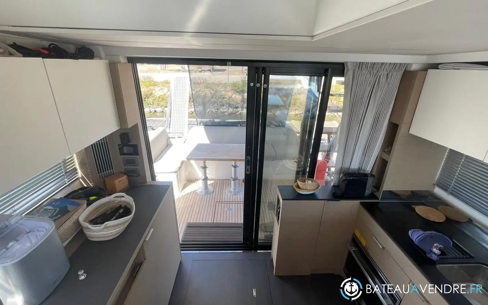 slider 5 Jeanneau Prestige 420 Fly