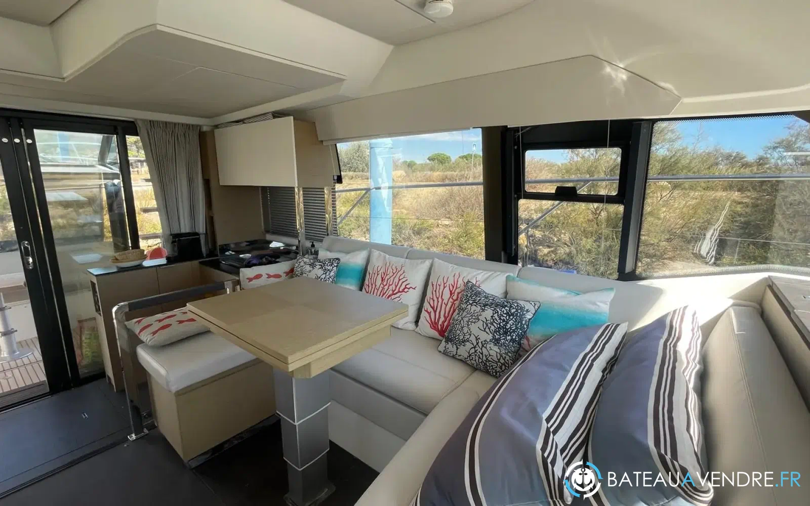 slider 6 Jeanneau Prestige 420 Fly