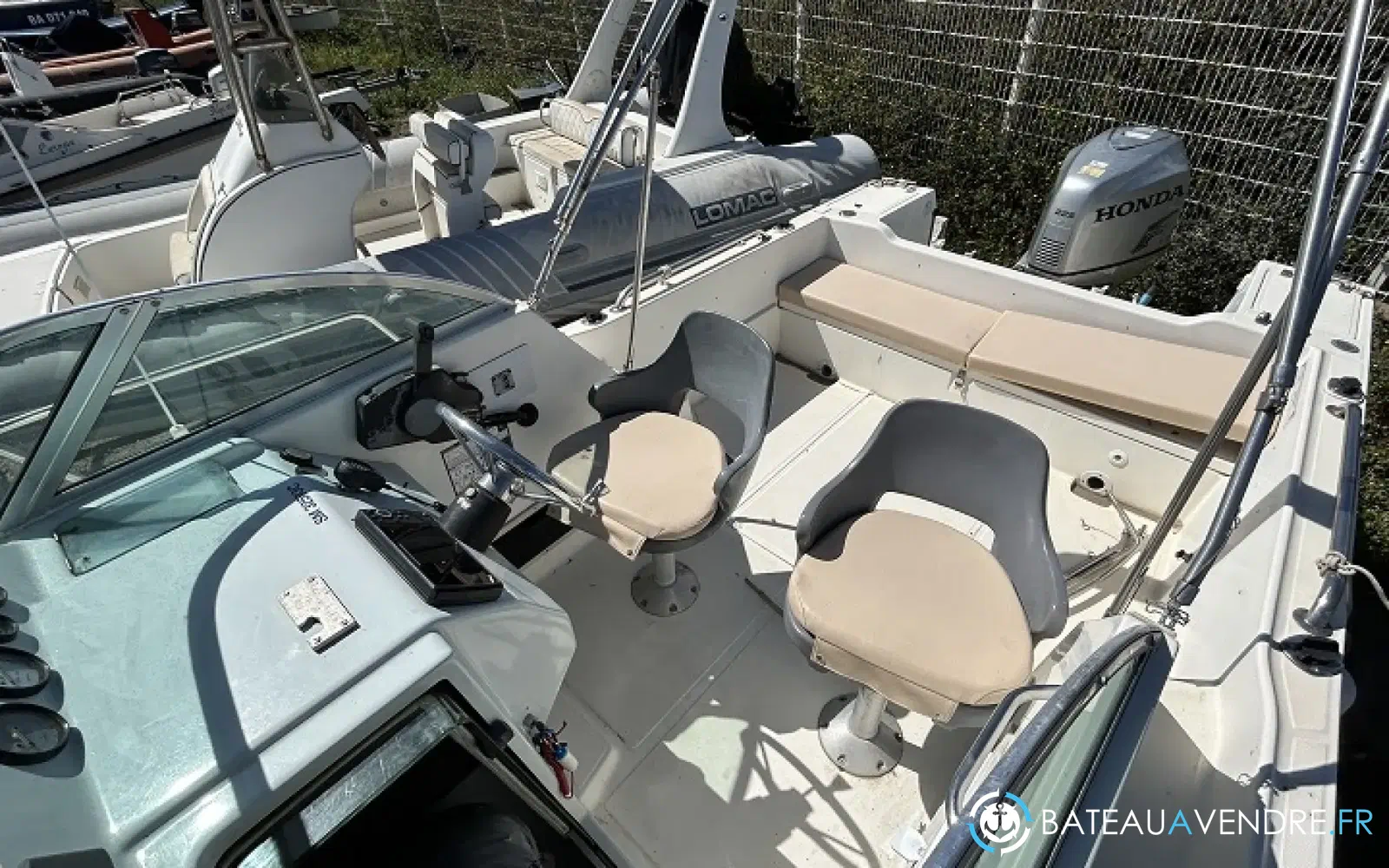 slider 2 Kelt White Shark 226
