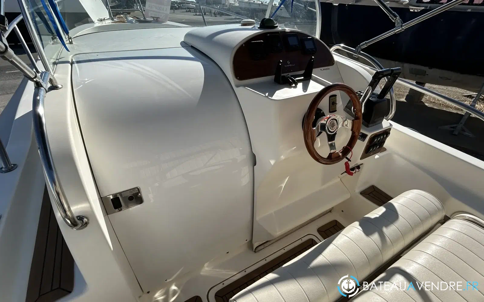 slider 3 Capelli Tempest 900 WA