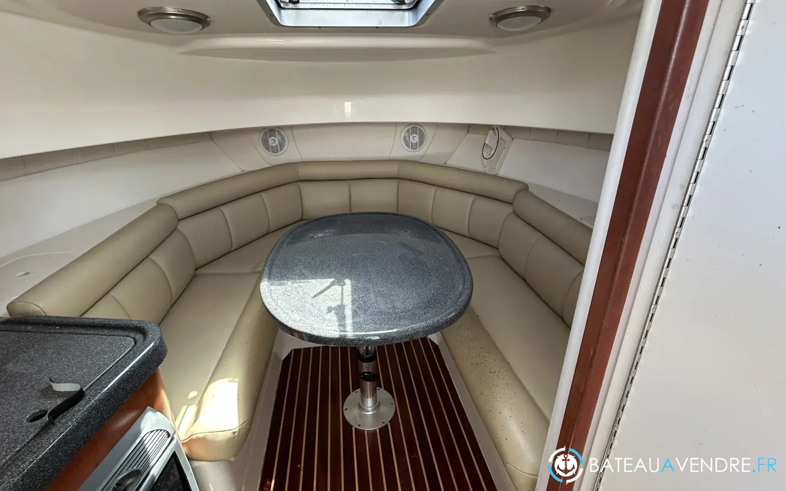 slider 2 Boston Whaler 305 Conquest